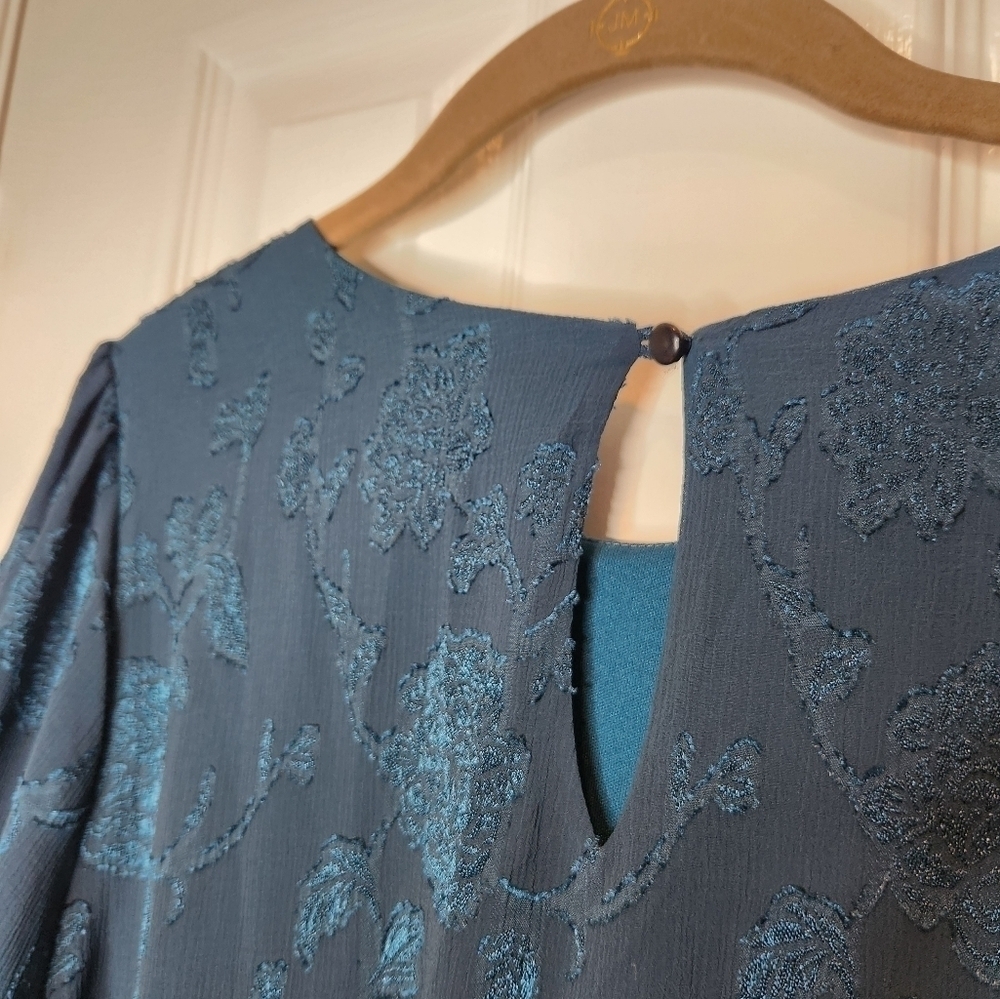 Beacon Apparel Jacquered A-Line Short Puff Sleeve Top Size L Teal Blue/G… - Picture 10 of 11